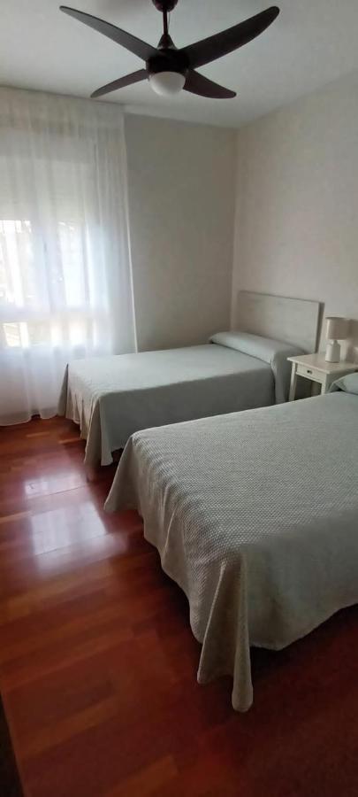 Habitación independiente con baño privado Granada Exterior foto